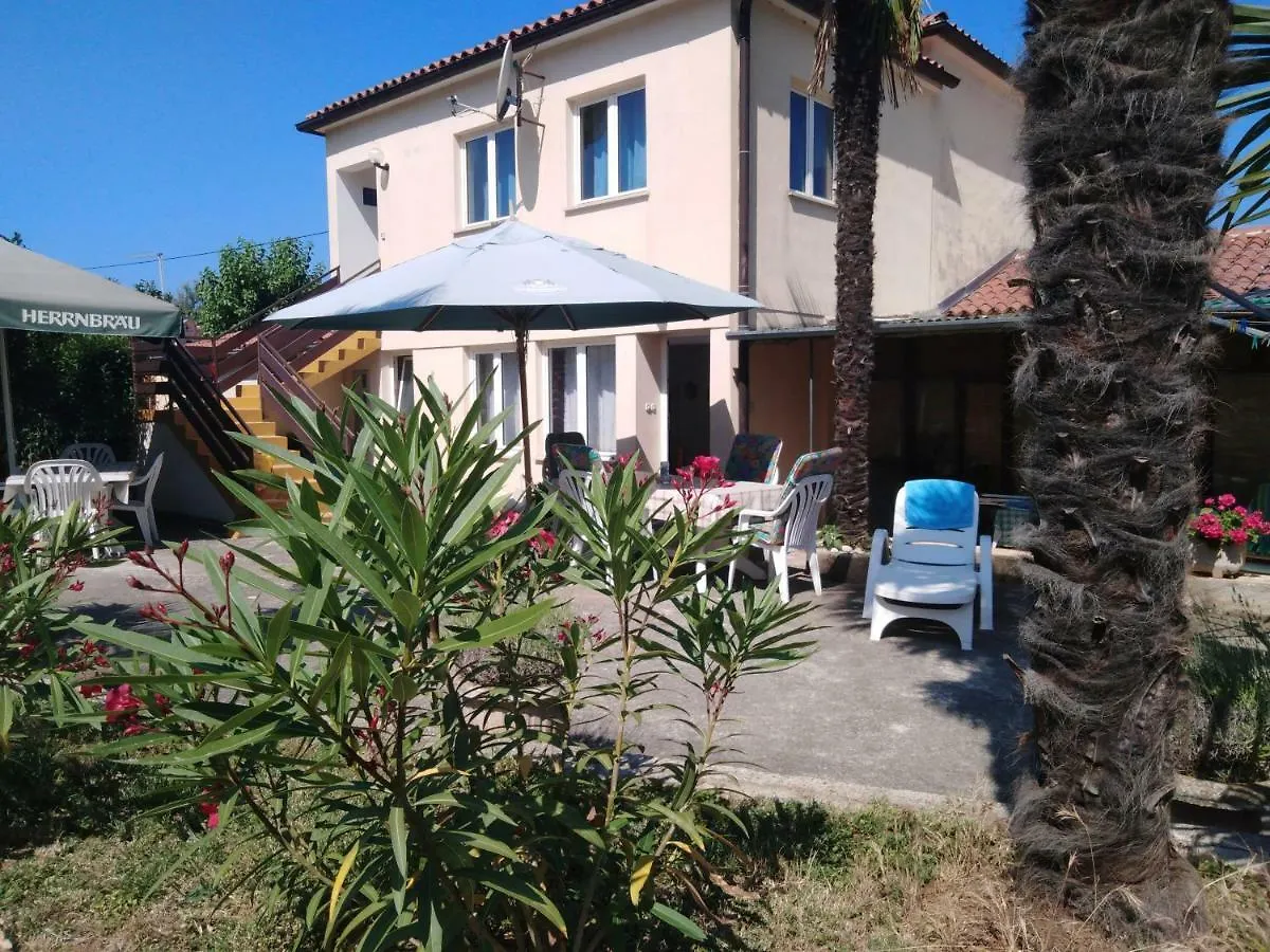 Apartments Elda Porec 0*,